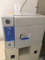 Stérilisateur de table à vapeur 50L