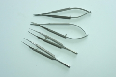 Microsurgery training simulator of ophthalmology, Microscope,instruments and Silicone facial model