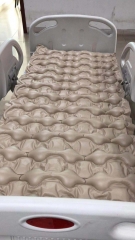 Matelas à air médical à ventilation à bulles de 2,5 "avec pompe